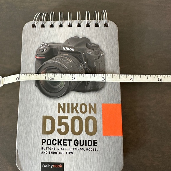 RockyNook NIKON D500 Pocket Guide, great book for on the go references - Picture 4 of 5